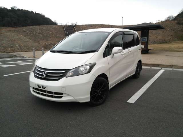 フリード1.5 G 助手席リフトアップシート