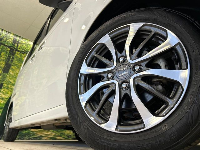 �y����14�C���`�A���~�z�C�[���z�O�ςɃ}�b�`���������A���~�z�C�[���𑕒����Ă���܂��B�e��ЊO�A���~�z�C�[����A�X�^�b�h���X�^�C�����戵�����Ă���܂��B���񂲑��k����������