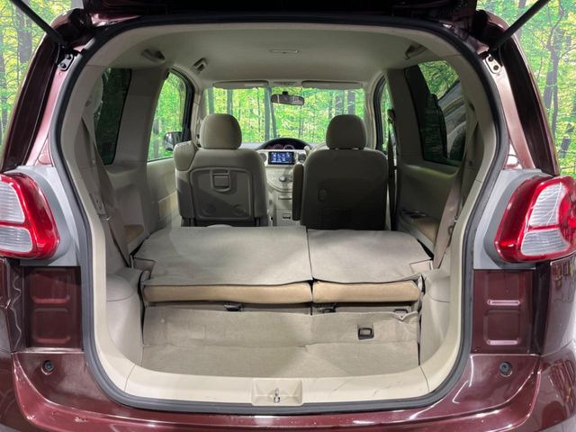 ���i�̂���������ʋ΁A���}���ɏ\���ȉ׎��X�y�[�X���m�ۂ��Ă���܂��B�Z�J���h�V�[�g��|���ƁA�傫�ȉו��̐ύڂ��\�ł���