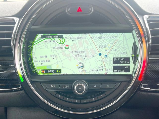 �������i�r:��̊��̂���i�r�́A����������ԓ������o���Ă���܂��B�I�[�f�B�I�@�\���[�����Ă���܂��̂ŁA�^�]�����y���߂܂���