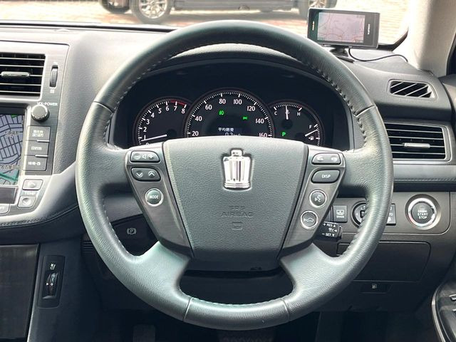 �y�����v�����X�e�A�����O�z�㎿�Ȋv���g�p���邱�ƂŁA��ɂ����������݂ƂĂ��^�]���₷���n���h���ł���