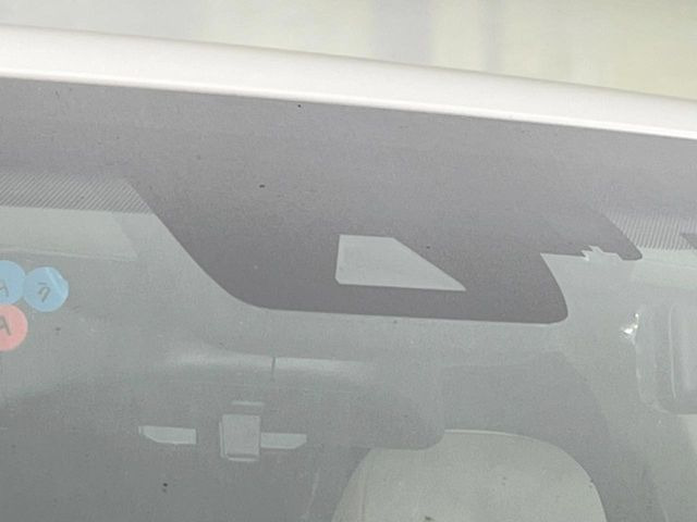 �y�g���^�Z�[�t�e�B�Z���X�z���s���ɑO���̎ԗ�����F�����A�Փ˂������Ȏ��͌x��ƃu���[�L�ŏՓˉ���Ɣ�Q�y�����A�V�X�g�B�����S�Ƀh���C�u�����y���݂��������܂��B