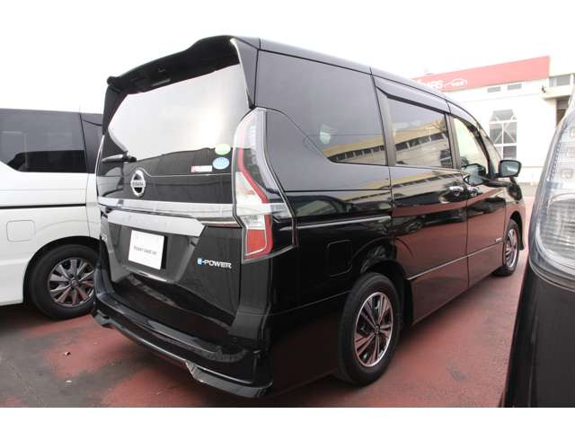 セレナ1.2 e-POWER ハイウェイスター V