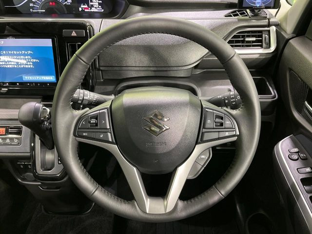 【アダプティブクルーズコントロール】高速道路での長距離走行が楽に!!自動で速度を保つクルーズコントロールが、衝突軽減システムと連携し、前方の車両を感知して車間を保つように速度調節してくれます!!