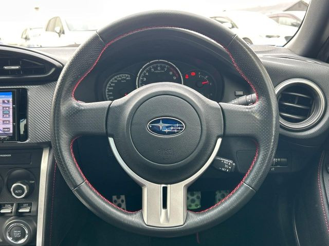 �y�����v�����X�e�A�����O�z�㎿�Ȋv���g�p���邱�ƂŁA��ɂ����������݂ƂĂ��^�]���₷���n���h���ł���