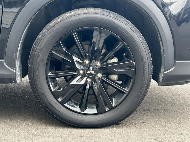 �y���������C���`�A���~�z�C�[���z�O�ςɃ}�b�`���������A���~�z�C�[���𑕒����Ă���܂��B�e��ЊO�A���~�z�C�[����A�X�^�b�h���X�^�C�����戵�����Ă���܂��B���񂲑��k����������