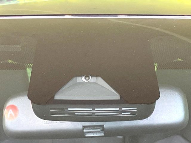 �y�g���^�Z�[�t�e�B�Z���X�z���s���ɑO���̎ԗ�����F�����A�Փ˂������Ȏ��͌x��ƃu���[�L�ŏՓˉ���Ɣ�Q�y�����A�V�X�g�B�����S�Ƀh���C�u�����y���݂��������܂��B