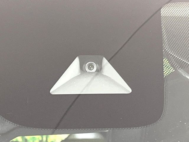 �y�C���e���W�F���g�G�}�[�W�F���V�[�u���[�L�z�t�����g�J�����őO���̎ԗ�����s�҂����m�B�Փ˂������Ȏ��͏Փ˔�Q�y���u���[�L���쓮�A�Փˉ�����T�|�[�g�B�����S�Ƀh���C�u�����y���݂��������܂��B