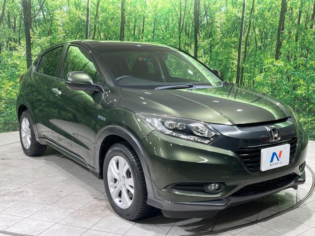 高透明度のガラス皮膜で撥水はもちろん、上質なツヤ・光沢を実現。紫外線や酸性雨から大切な愛車を保護し、色あせ・劣化を防止。「弾スプラッシュコート」、「弾プリミッサコート」からお選びいただけます。