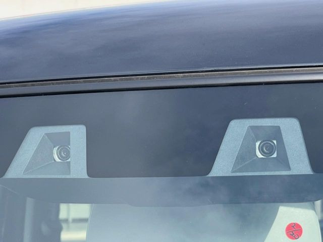 �yi-ACTIVESENSE�z���s���ɑO���̎ԗ�����F�����A�Փ˂������Ȏ��͌x��ƃu���[�L�ŏՓˉ���Ɣ�Q�y�����A�V�X�g�B�����S�Ƀh���C�u�����y���݂��������܂��B