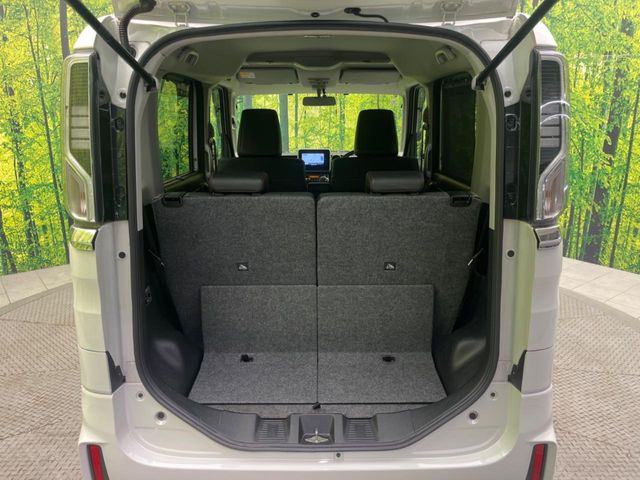 ���i�̂���������ʋ΁A���}���ɏ\���ȉ׎��X�y�[�X���m�ۂ��Ă���܂��B�Z�J���h�V�[�g��|���ƁA�傫�ȉו��̐ύڂ��\�ł���