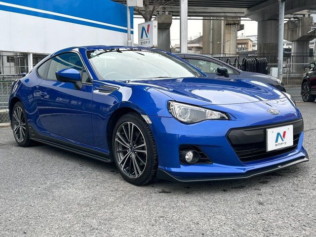 �ySTI�X�|�[�c�p�b�P�[�W�z�t�����g�E�T�C�h�E���A��STI�̃G�A���œ���B�O�ς̃X�|�[�e�B�[�����ۗ������Ă���邾���łȂ��A�������s���̋�̓o�����X���œK�����Ă���܂��B