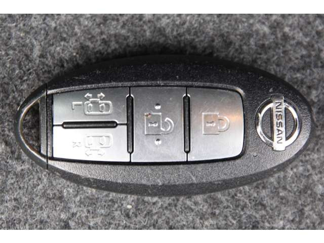 セレナ1.2 e-POWER ハイウェイスター V