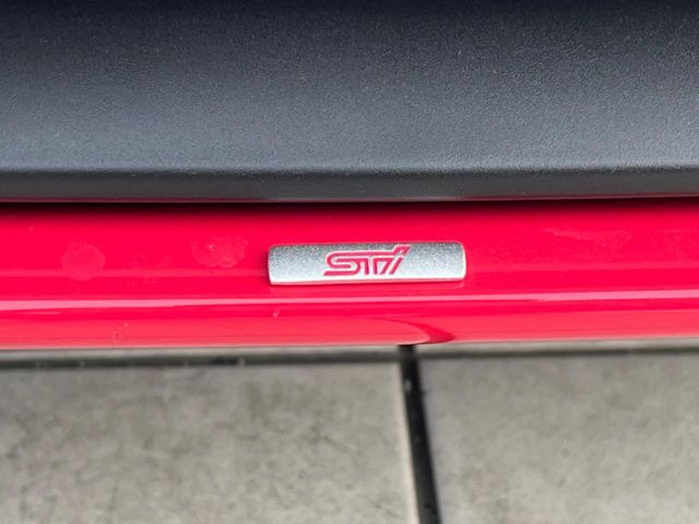 �ySTI�G�A���p�b�P�[�W�z�t�����g�E�T�C�h�E���A��STI�̃G�A���œ���B�O�ς̃X�|�[�e�B�[�����ۗ������Ă���邾���łȂ��A�������s���̋�̓o�����X���œK�����Ă���܂��B