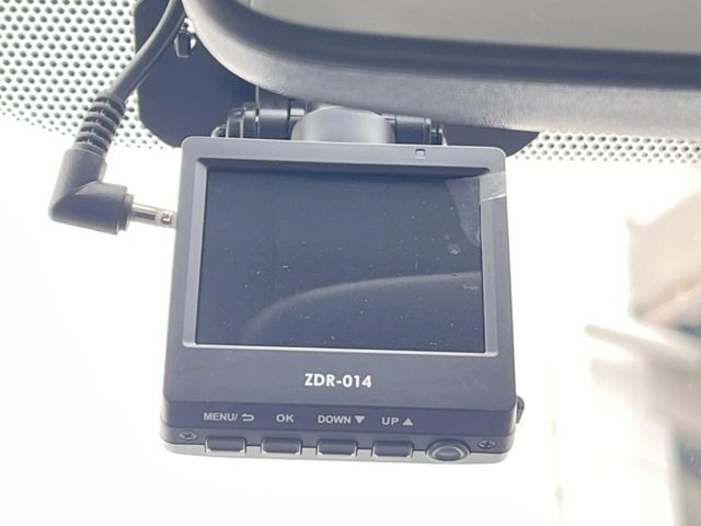 【ドライブレコーダー】ドライブレコーダー装備!走行中はもちろん、あおり運転や事故に遭遇した際、映像で記録し、万一のリスクに備えます。※記録用SDカードはお客様ご自身でご準備いただく必要があります。