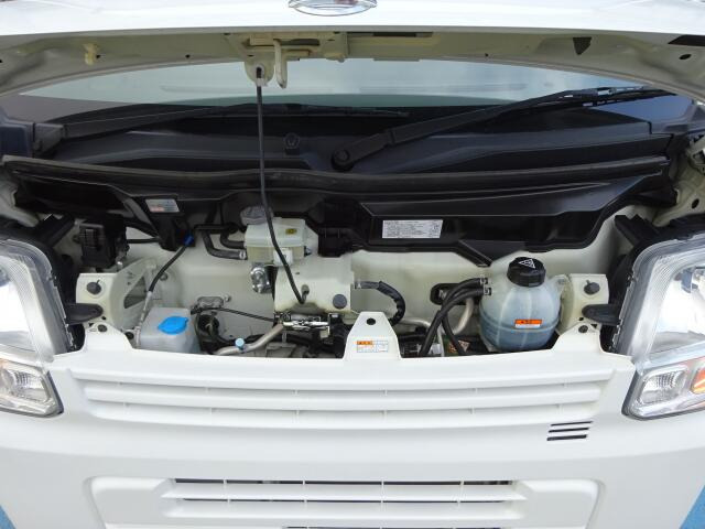 �G���W�����[�������ꂢ�ł���B�@�֋@�\�n���ǍD�ł��B�[�ԑO�ɓ_���������s���܂��B�G���W���I�C���E�I�C���t�B���^�[�E�G�A�R���t�B���^�[�E���C�p�[�S���͕K�������v���܂��B