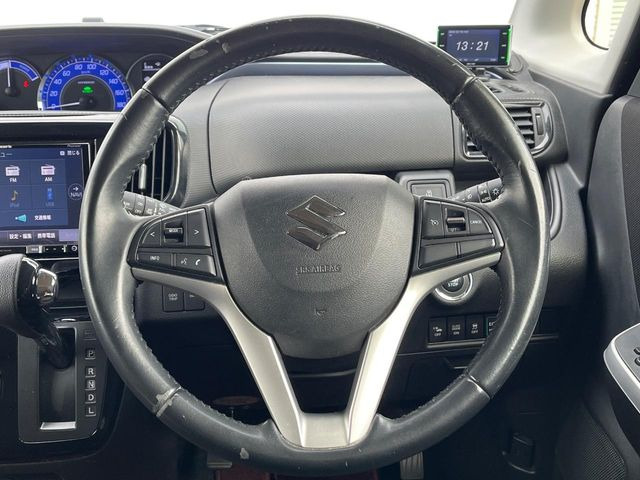 �y�����v�����X�e�A�����O�z�㎿�Ȋv���g�p���邱�ƂŁA��ɂ����������݂ƂĂ��^�]���₷���n���h���ł���