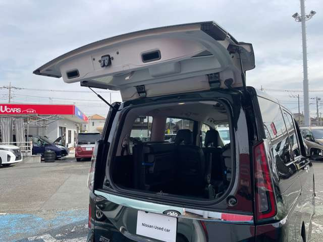 セレナ1.4 e-4ORCE ハイウェイスターV 4WD