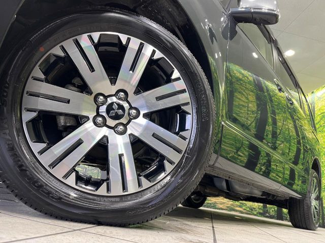 �y����18�C���`�A���~�z�C�[���z�O�ςɃ}�b�`���������A���~�z�C�[���𑕒����Ă���܂��B�e��ЊO�A���~�z�C�[����A�X�^�b�h���X�^�C�����戵�����Ă���܂��B���񂲑��k����������