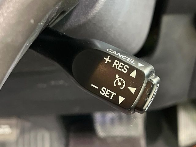 �y�N���[�Y�R���g���[���z�������H�����N���N���s�B�A�N�Z���𗣂��Ă���葬�x�ő��s���ł��A�������^�]���̕��S���y��!�����E�������ȒP�ȃX�C�b�`����Œ����ł��܂��B