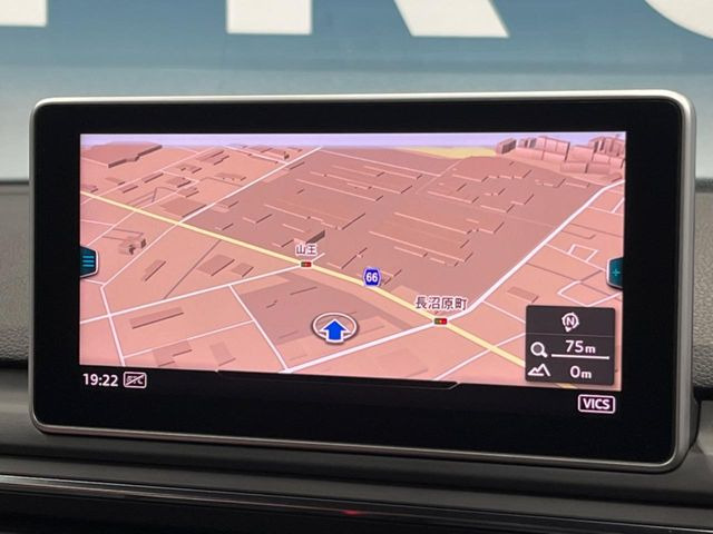 �������i�r:��̊��̂���i�r�́A����������ԓ������o���Ă���܂��B�I�[�f�B�I�@�\���[�����Ă���܂��̂ŁA�^�]�����y���߂܂���