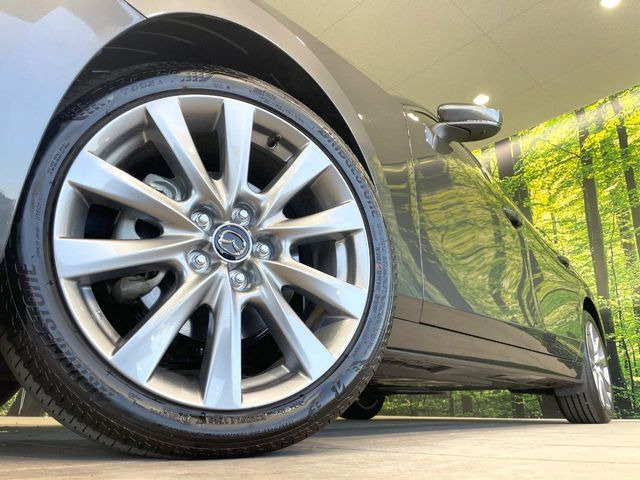 �y����18�C���`�A���~�z�C�[���z�O�ςɃ}�b�`���������A���~�z�C�[���𑕒����Ă���܂��B�e��ЊO�A���~�z�C�[����A�X�^�b�h���X�^�C�����戵�����Ă���܂��B���񂲑��k����������