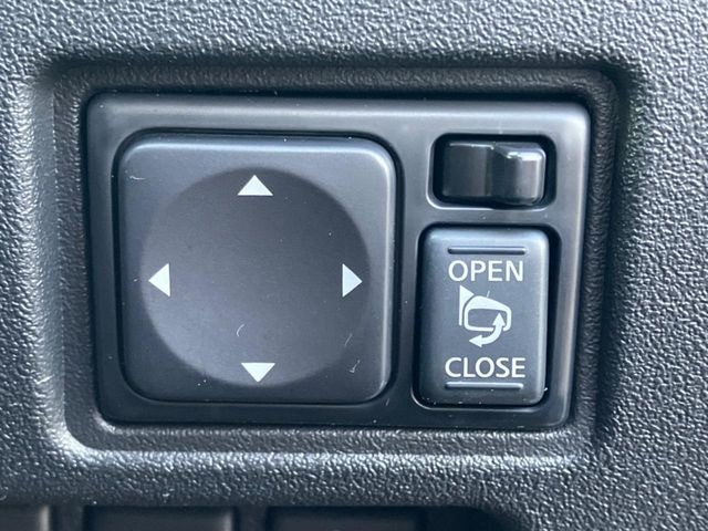 �y�d���i�[�~���[�z�T�C�h�~���[�͓d���i�[���ƂȂ��Ă���A�������ԏ�ł��L�Y�������X�N��}�����܂��B