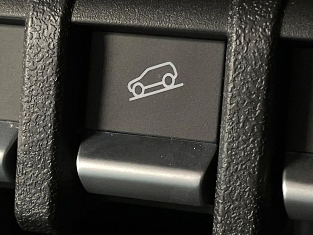 �y�_�E���q���A�V�X�g�z�}�ȍ⓹������Ƃ��Ɏ����Ńu���[�L�𐧌�A���̒ᑬ�x��ۂ��܂��B�ᓹ�∫�H�ȂǊ���₷���H�ʂ̉����ł��^�C�������b�N���Ȃ�������S!�n���h������ɏW���ł��܂�!