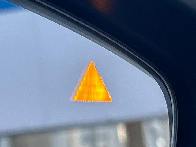 �y�u���C���h�X�|�b�g���j�^�����O�z���s���A�h�A�~���[�̎��p�ɂȂ�₷���ӏ��Ɍ㑱�Ԃ��ڋ߂���ƃT�C�h�~���[�t�߂Ɍx����\���A�h���C�o�[�ɒ��ӊ��N�����Ă���܂��B