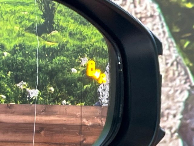 �y�u���C���h�X�|�b�g���j�^�[�z���s���A�h�A�~���[�̎��p�ɂȂ�₷���ӏ��Ɍ㑱�Ԃ��ڋ߂���ƃT�C�h�~���[�̃����Y�Ɍx����\��!�h���C�o�[�ɒ��ӊ��N�����Ă���܂��B