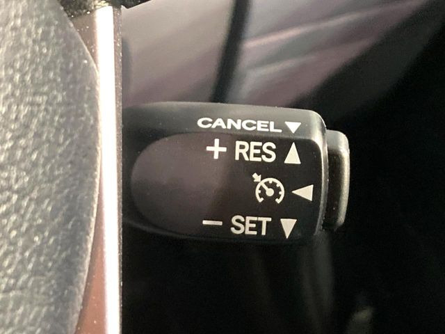 �y�N���[�Y�R���g���[���z�������H�����N���N���s�B�A�N�Z���𗣂��Ă���葬�x�ő��s���ł��A�������^�]���̕��S���y��!�����E�������ȒP�ȃX�C�b�`����Œ����ł��܂��B