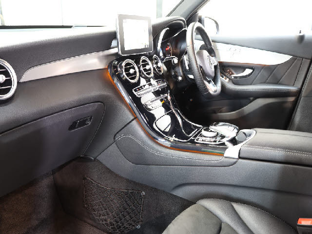 GLC220d 4マチック スポーツ 4WD