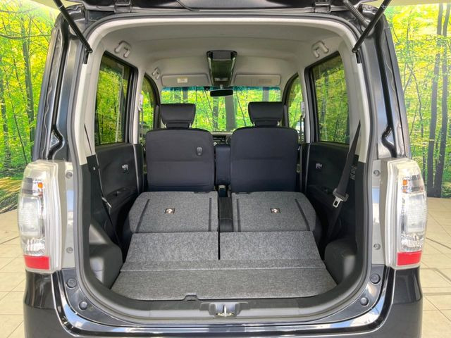 ���i�̂���������ʋ΁A���}���ɏ\���ȉ׎��X�y�[�X���m�ۂ��Ă���܂��B�Z�J���h�V�[�g��|���ƁA�傫�ȉו��̐ύڂ��\�ł���