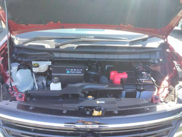 セレナ1.4 e-POWER ハイウェイスターV