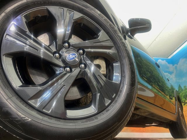 �y����17�C���`�A���~�z�C�[���z�O�ςɃ}�b�`���������A���~�z�C�[���𑕒����Ă���܂��B�e��ЊO�A���~�z�C�[����A�X�^�b�h���X�^�C�����戵�����Ă���܂��B���񂲑��k����������