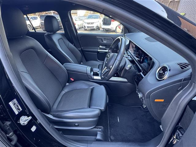 GLAクラスGLA200d 4マチック 4WD