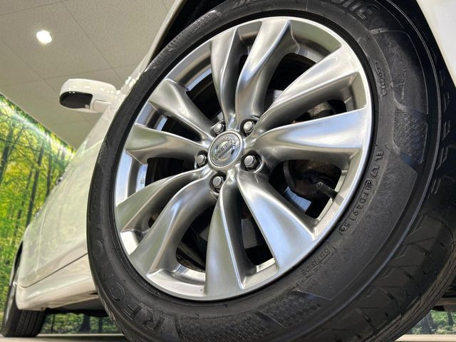 �y����18�C���`�A���~�z�C�[���z�O�ςɃ}�b�`���������A���~�z�C�[���𑕒����Ă���܂��B�e��ЊO�A���~�z�C�[����A�X�^�b�h���X�^�C�����戵�����Ă���܂��B���񂲑��k����������