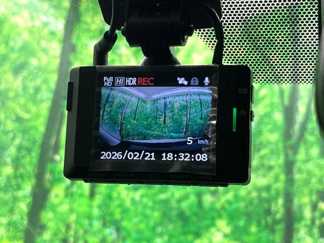 �y�h���C�u���R�[�_�[�z�h���C�u���R�[�_�[����!���s���͂������A������^�]�⎖�̂ɑ��������ہA�f���ŋL�^���A����̃��X�N�ɔ����܂��B���L�^�pSD�J�[�h�͂��q�l�����g�ł��������������K�v������܂��B