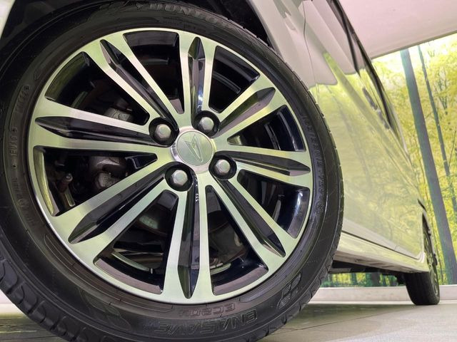 �y����15�C���`�A���~�z�C�[���z�O�ςɃ}�b�`���������A���~�z�C�[���𑕒����Ă���܂��B�e��ЊO�A���~�z�C�[����A�X�^�b�h���X�^�C�����戵�����Ă���܂��B���񂲑��k����������