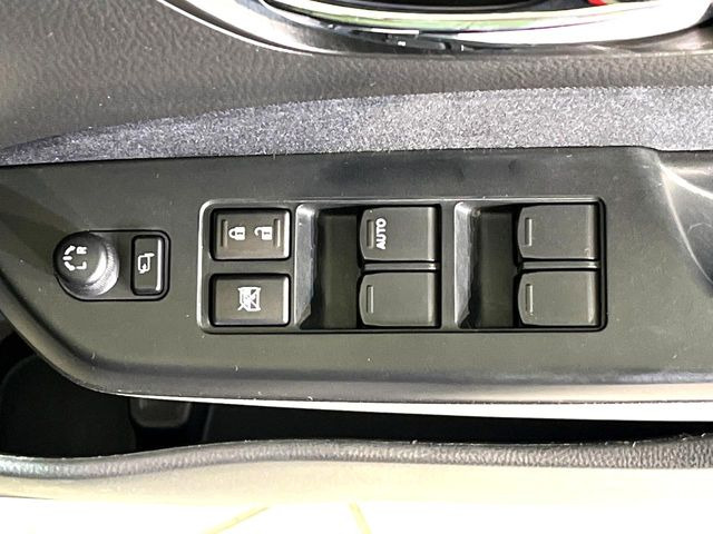 �y�d���i�[�~���[�z�T�C�h�~���[�͓d���i�[���ƂȂ��Ă���A�������ԏ�ł��L�Y�������X�N��}�����܂��B