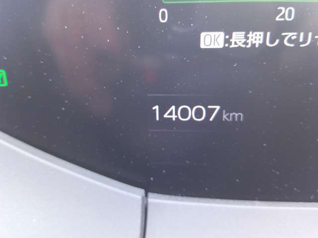 プリウス2.0 G E-Four 4WD