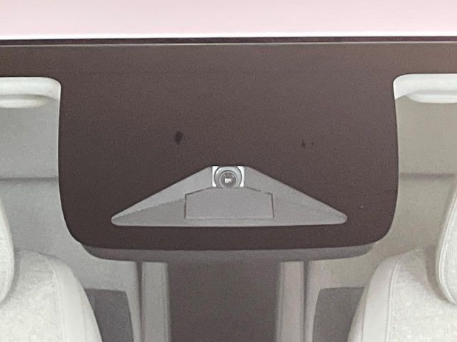 �y�z���_�Z���V���O�z���s���ɑO���̎ԗ�����F�����A�Փ˂������Ȏ��͌x��ƃu���[�L�ŏՓˉ���Ɣ�Q�y�����A�V�X�g�B�����S�Ƀh���C�u�����y���݂��������܂��B