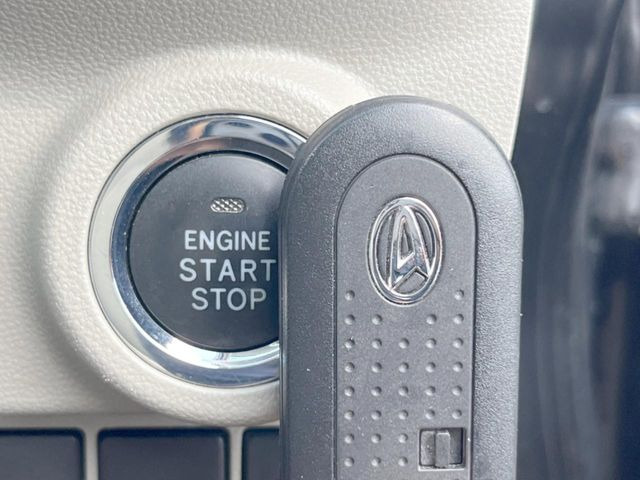 �y�L�[�t���[�V�X�e���z�J�o����|�P�b�g�ɓ��ꂽ�܂܂ł��h�A�̎{���E�������\�ȃX�}�[�g�L�[�𑕔��B�G���W���̃I���E�I�t�����J�M�����o���K�v����������Ƃ��Ă��֗��ł���