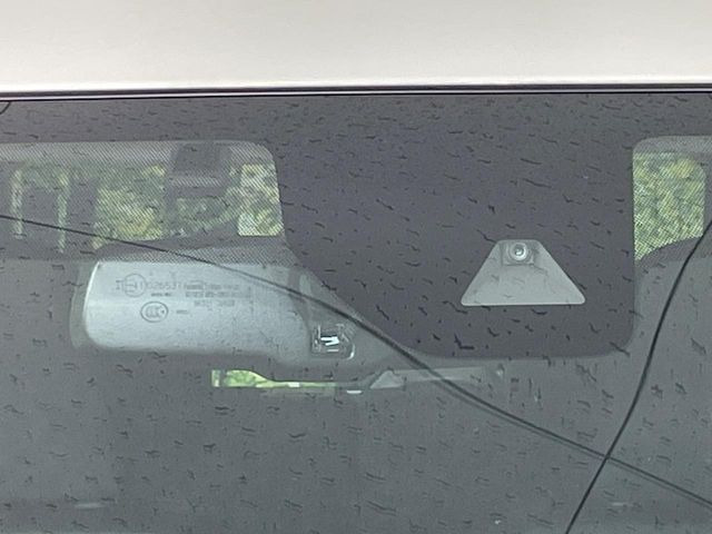 �y�G�}�[�W�F���V�[�u���[�L�z���s���ɑO���̎ԗ�����F�����A�Փ˂������Ȏ��͌x��ƃu���[�L�ŏՓˉ���Ɣ�Q�y�����A�V�X�g�B�����S�Ƀh���C�u�����y���݂��������܂��B