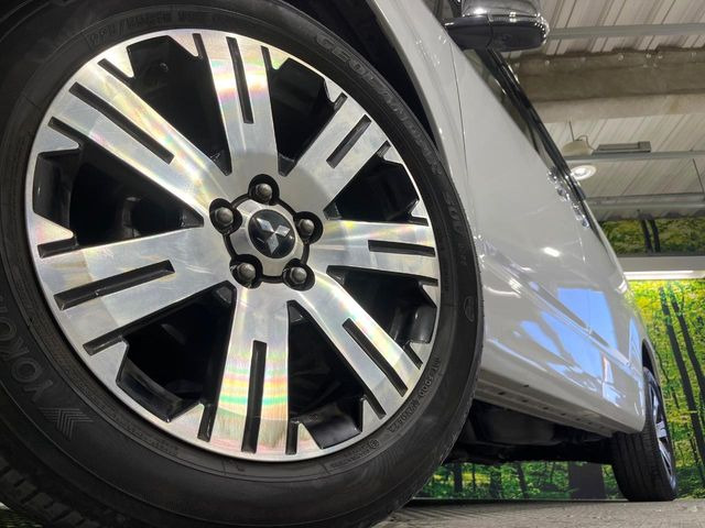 �y����18�C���`�A���~�z�C�[���z�O�ςɃ}�b�`���������A���~�z�C�[���𑕒����Ă���܂��B�e��ЊO�A���~�z�C�[����A�X�^�b�h���X�^�C�����戵�����Ă���܂��B���񂲑��k����������