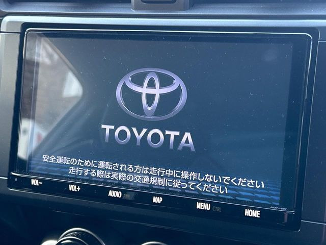 �y�����i�r�z�l�C�̏����i�r�𑕔����Ă���܂��B�i�r�̎g���₷���͂������A�I�[�f�B�I�@�\���[��!�L�����v�◷�s�͂������A�ʋ΂┃�����ȂǕ��i�̃h���C�u���y�����Ȃ�͂���