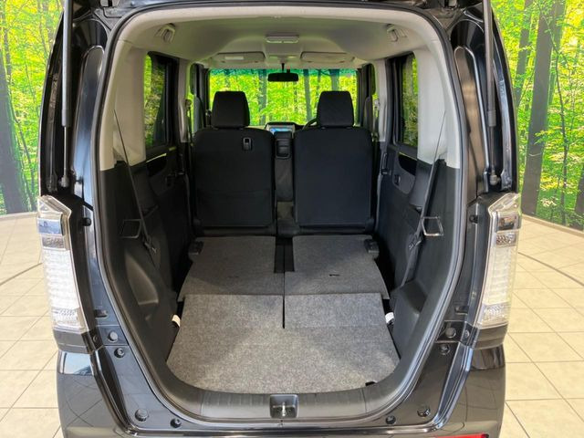 ���i�̂���������ʋ΁A���}���ɏ\���ȉ׎��X�y�[�X���m�ۂ��Ă���܂��B�Z�J���h�V�[�g��|���ƁA�傫�ȉו��̐ύڂ��\�ł���