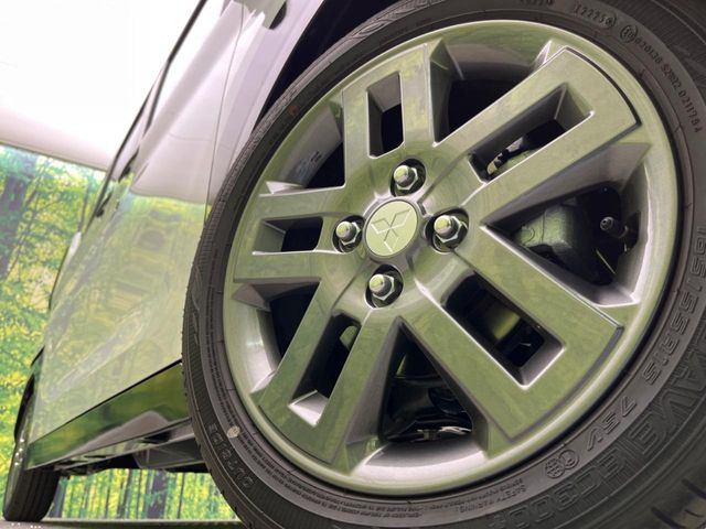 �y����15�C���`�A���~�z�C�[���z�O�ςɃ}�b�`���������A���~�z�C�[���𑕒����Ă���܂��B�e��ЊO�A���~�z�C�[����A�X�^�b�h���X�^�C�����戵�����Ă���܂��B���񂲑��k����������