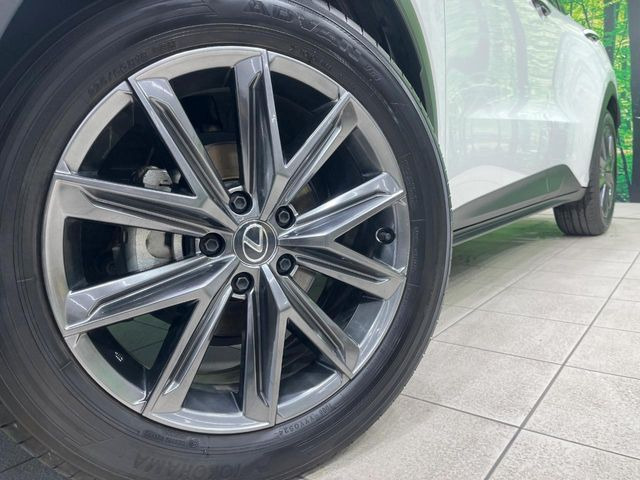 �y����18�C���`�A���~�z�C�[���z�O�ςɃ}�b�`���������A���~�z�C�[���𑕒����Ă���܂��B�e��ЊO�A���~�z�C�[����A�X�^�b�h���X�^�C�����戵�����Ă���܂��B���񂲑��k����������