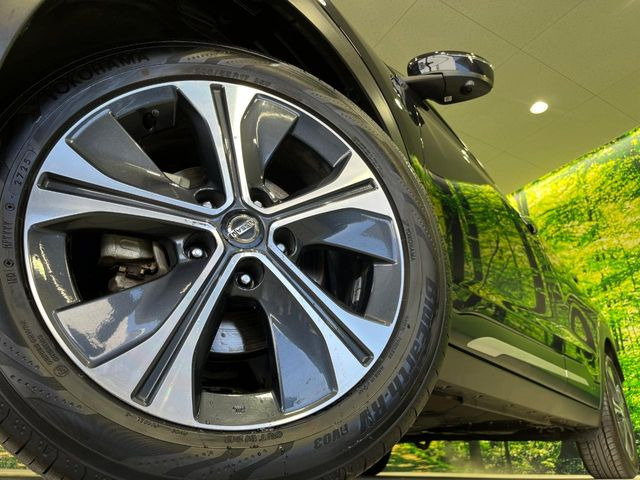 �y����17�C���`�A���~�z�C�[���z�O�ςɃ}�b�`���������A���~�z�C�[���𑕒����Ă���܂��B�e��ЊO�A���~�z�C�[����A�X�^�b�h���X�^�C�����戵�����Ă���܂��B���񂲑��k����������